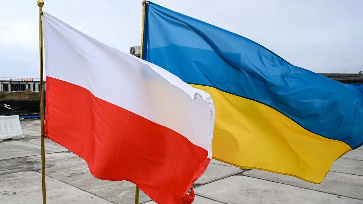Більшість поляків вважають, що відносини з Україною погіршилися