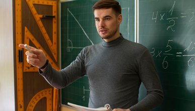 Без походу в ТЦК: як вчителю продовжити відстрочку від мобілізації