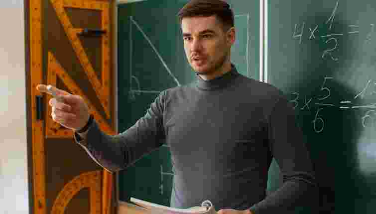 Без походу в ТЦК: як вчителю продовжити відстрочку від мобілізації