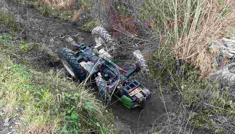 Через перекидання мінітрактора біля Славського загинув 51-річний чоловік