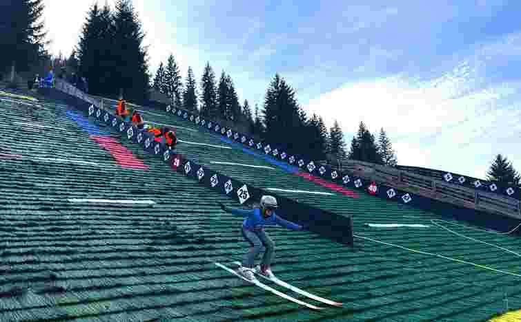 У Верховині за 5 млн грн звели лижні трампліни зі штучним покриттям