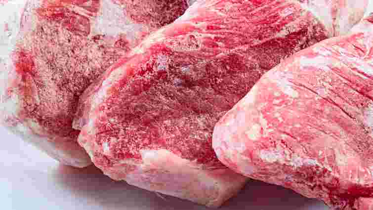 Потрібно всього 10 хвилин: як швидко розморозити м'ясо