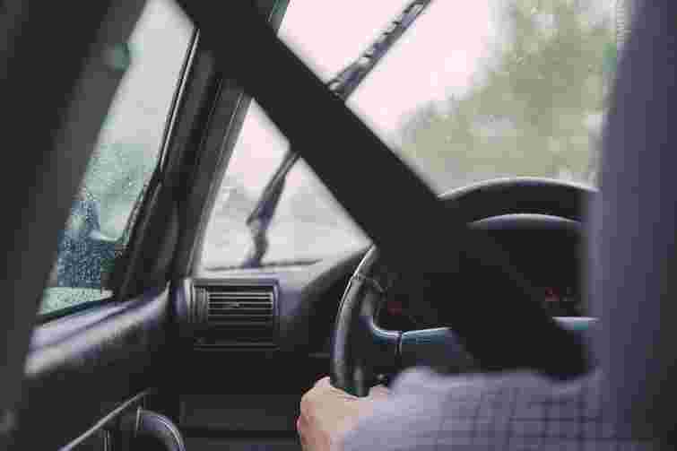 На Закарпатті викрили схему незаконного переоформлення авто в реєстрі МВС