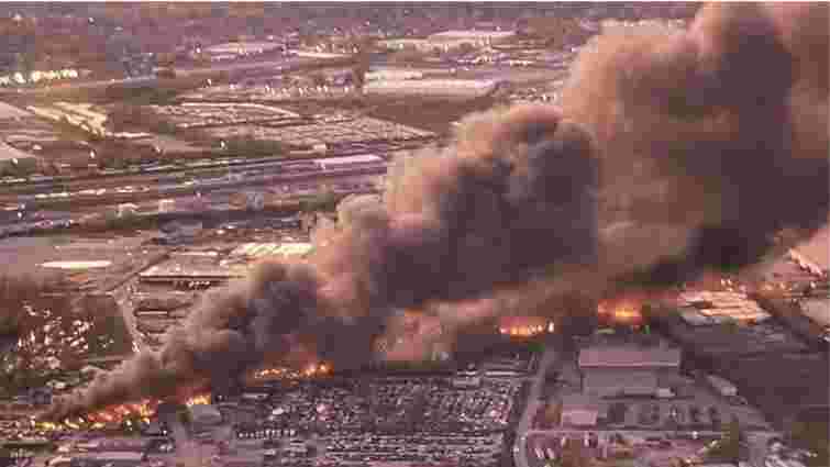 У США розбився вантажний літак, є загиблі та поранені