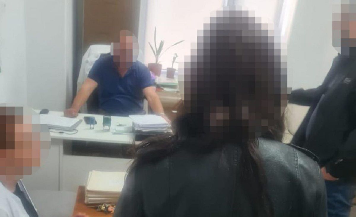 Чотирьох лікарів Буської лікарні затримали за фіктивні діагнози