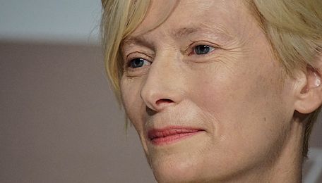 Чаклунка, вампірка і навіть чоловік: найяскравіші ролі Тільди Свінтон