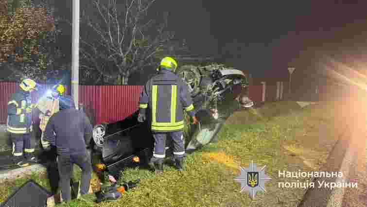 На Прикарпатті внаслідок перекидання Mercedes загинула водійка