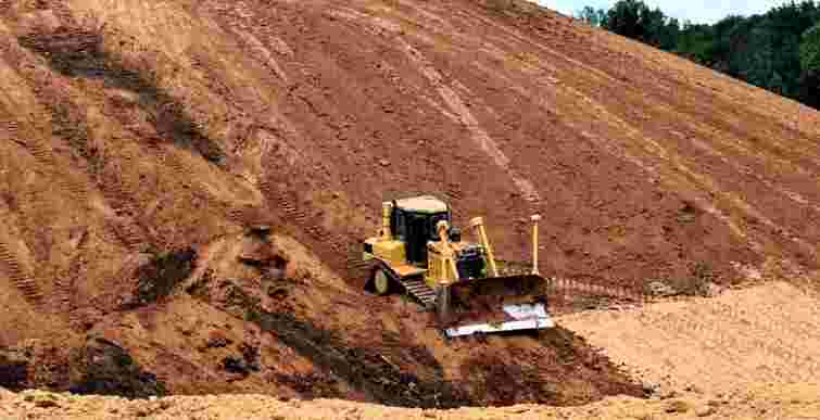 Компанія Ахметова добуватиме глину біля Ужгорода