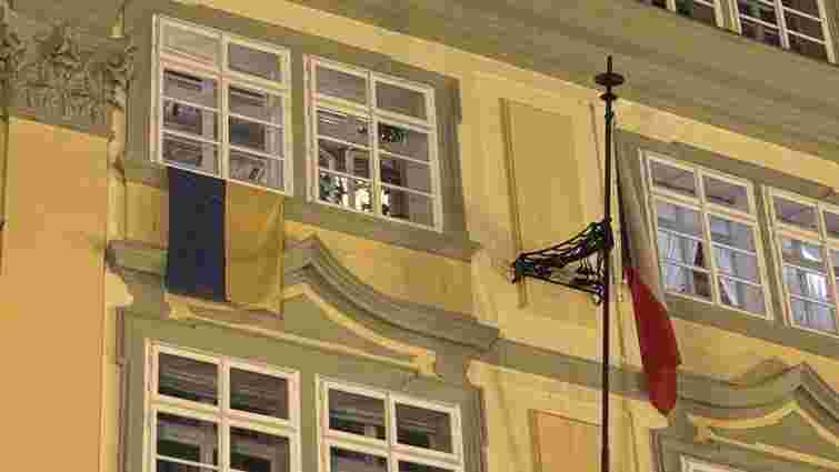 Новий голова парламенту Чехії зняв з будівлі український прапор