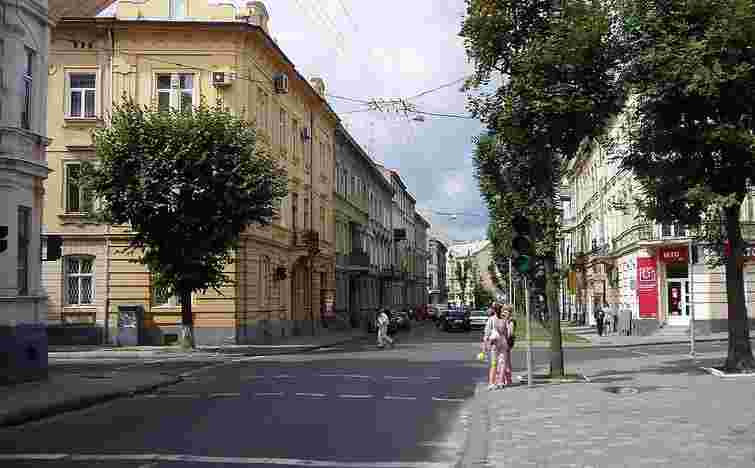 На вулиці Костя Левицького у Львові відремонтують тротуари та облаштують велодоріжку