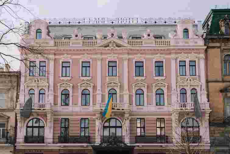 Міська рада назвала середні зарплати в найбільших готелях Львова