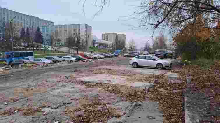 На вулиці Миколайчука у Львові повністю очистили територію ринку «Світлиця»