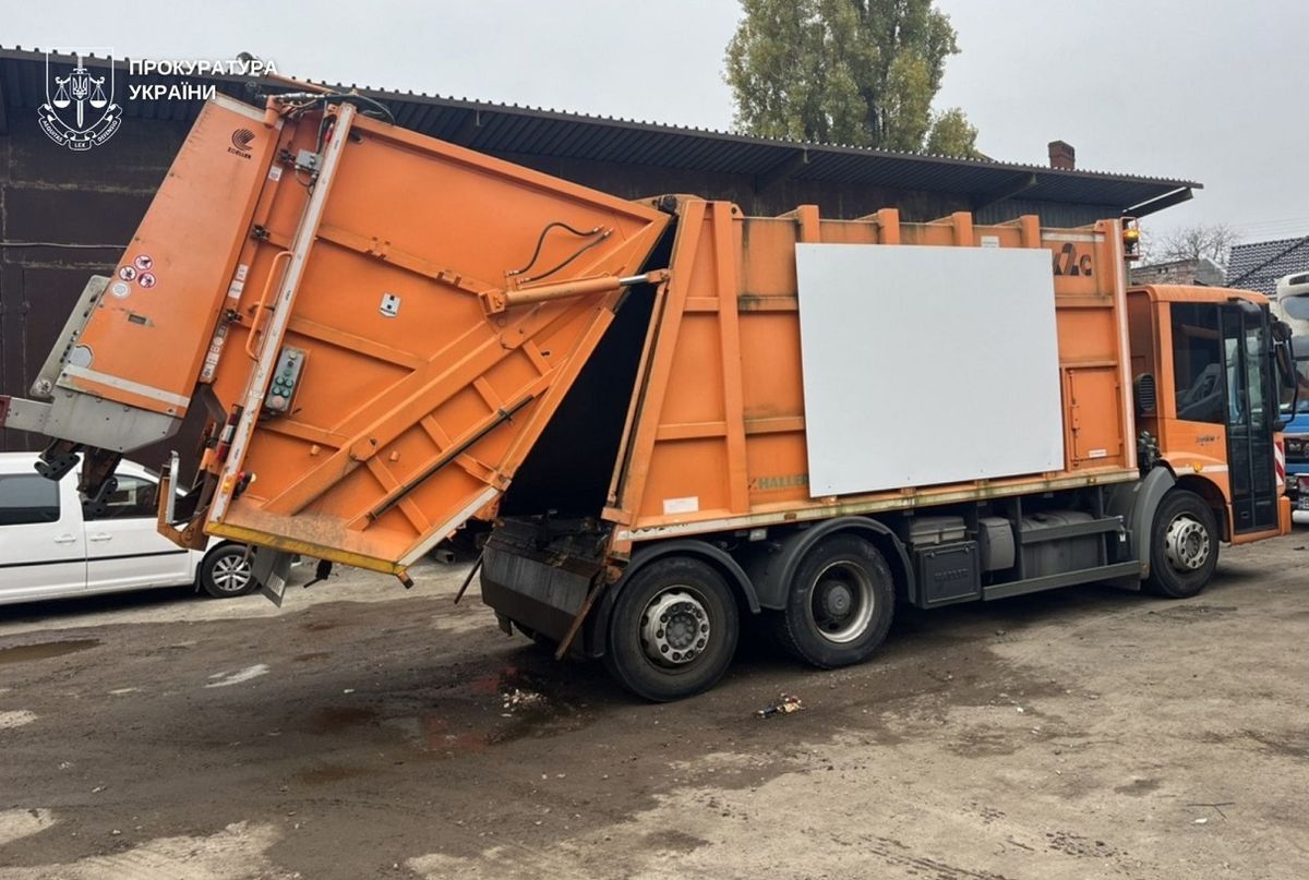 Львів'янина судитимуть за продаж сміттєвоза ввезеного під виглядом гуманітарної допомоги для ЗСУ
