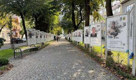 Міську владу Стрия розкритикували за недоречні вірші на похоронах героїв