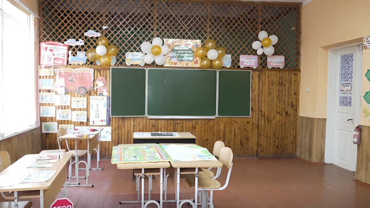 У третьому класі школи в селі Хлівище не має учнів взагалі