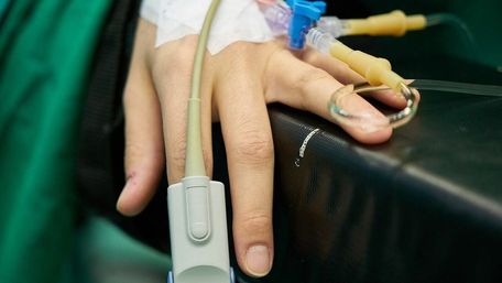 Дев’ять учнів львівського ліцею потрапили до інфекційної лікарні з симптомами отруєння  