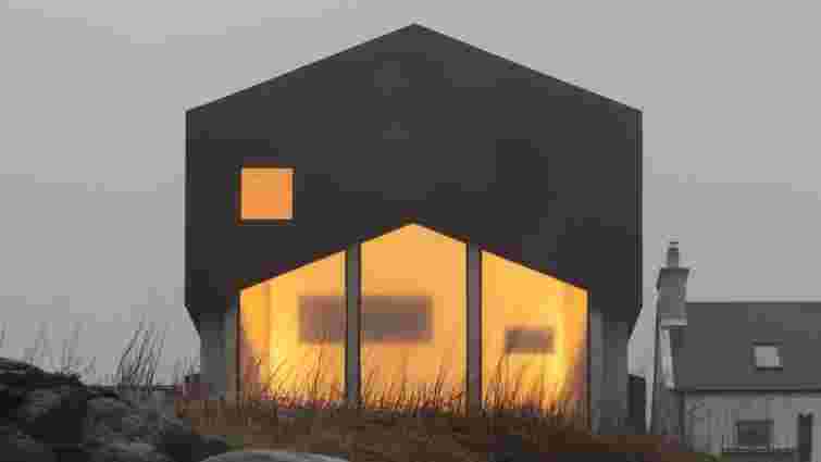 Наче з трилерів: 8 моторошних ізольованих будинків у стилі модерн