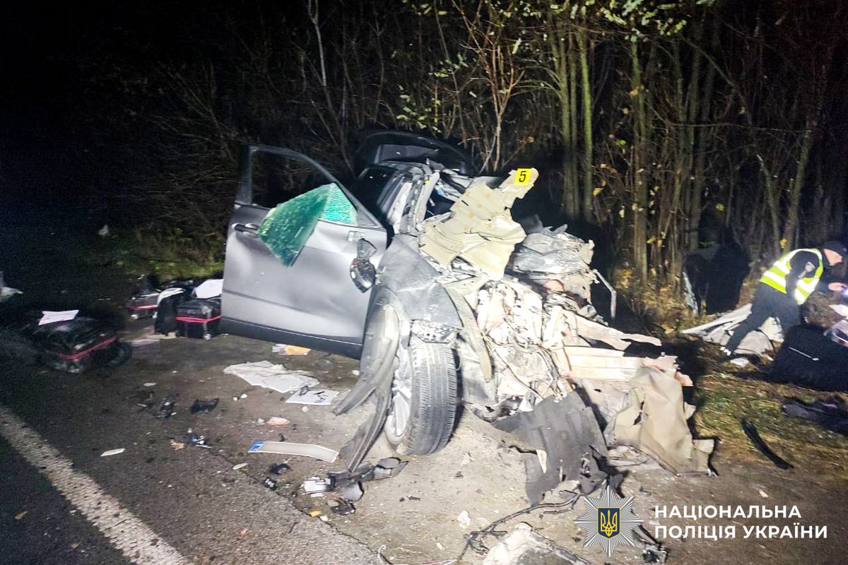  На Рівненщині водій Toyota виїхав на зустрічну смугу і спричинив смертельну ДТП