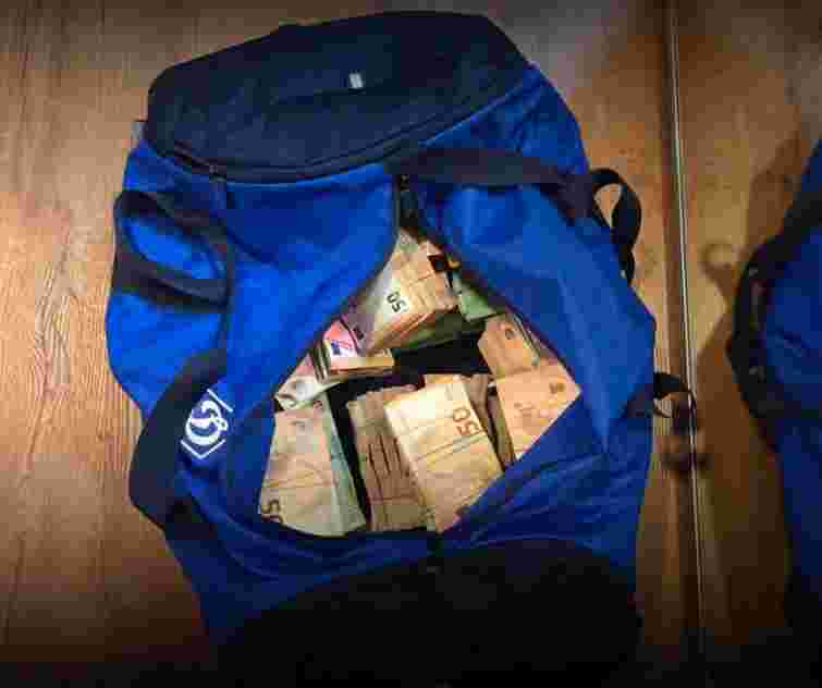 Фігуранти справи про корупцію в енергетиці відмили 100 млн доларів в офісі екснардепа Деркача 