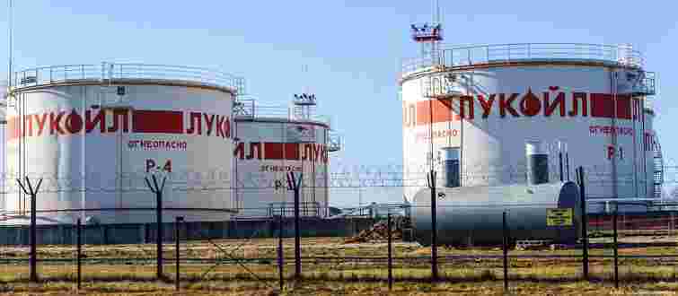 «Лукойл» оголосив форс-мажор на нафтовому родовищі в Іраку