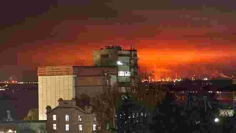 У Саратові після дронової атаки загорівся нафтопереробний завод