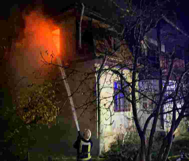 У Стрию внаслідок пожежі у двоповерховому будинку загинув господар