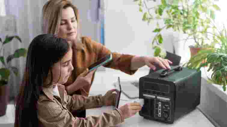 Що краще для підзарядки під час відімкнень світла: генератор, павербанк чи сонячна станція