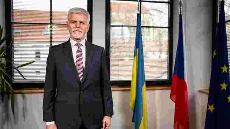Президент Чехії засудив зняття прапора України з будівлі парламенту