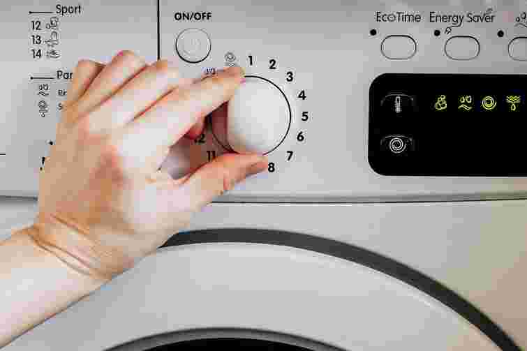 Різниця колосальна: які налаштування на пралці слід обрати для прання взимку
