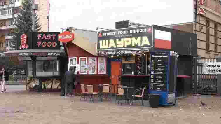 Міськрада готує позов до суду через кіоски біля ЦУМу в Рівному