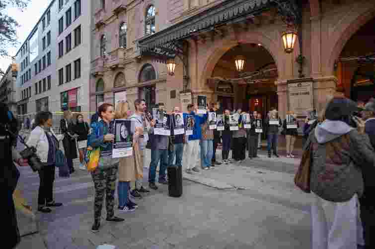 У Барселоні напали на українських активістів під час акції проти російських артистів