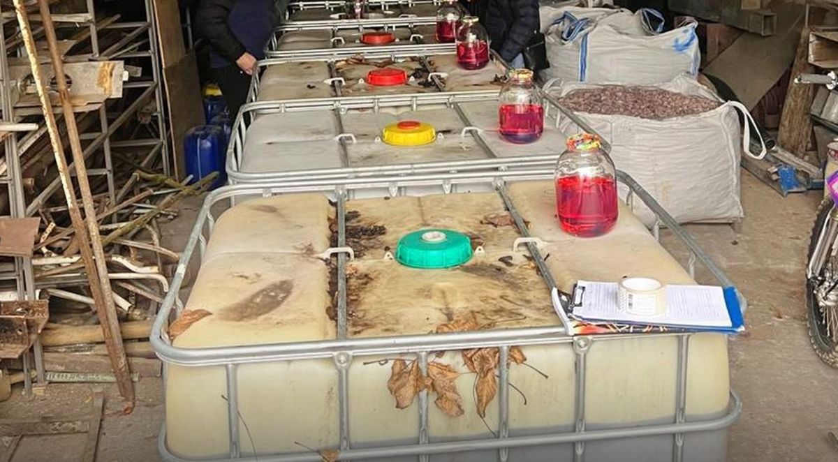 Двоє військовослужбовців продавали пальне, яке призначалося для ЗСУ