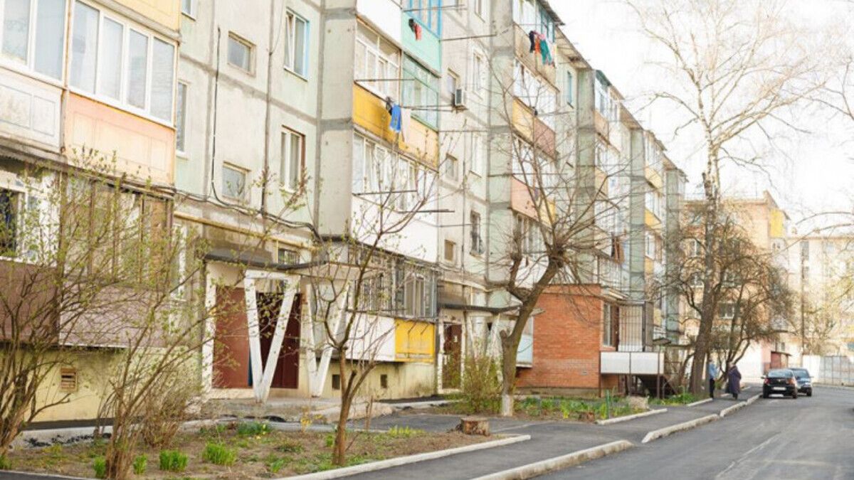Обгороджу собі квітник: кому належить земля під вікнами багатоповерхівки