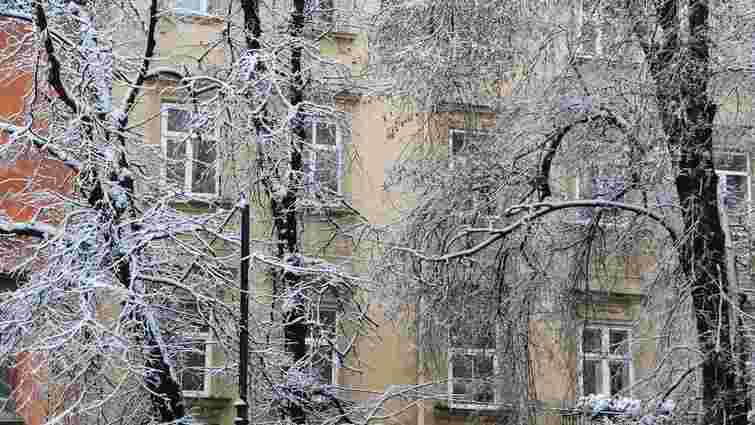 Листопад теплий, як ніколи: коли в Україні нарешті випаде перший сніг