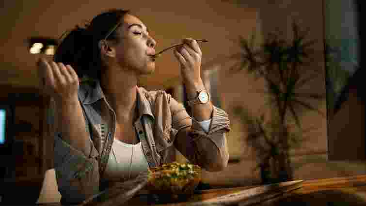 Перед «їдою» чи «їжею»: коли яке слово правильно вживати