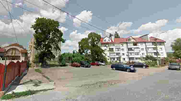 В Ужгороді біля переїзду може з’явитися платний паркінг