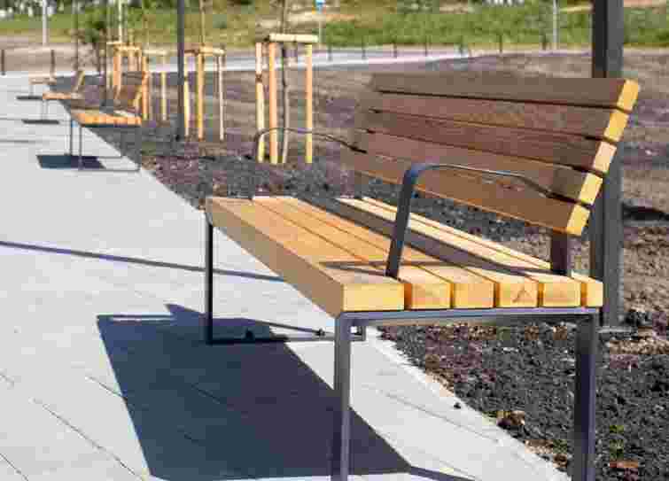 Мерія запропонувала львівському бізнесу встановити у місті іменні лавки