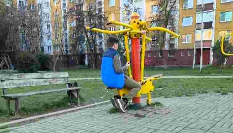 Після петиції в Ужгороді за 1,5 млн грн відремонтують шість дитячих майданчиків