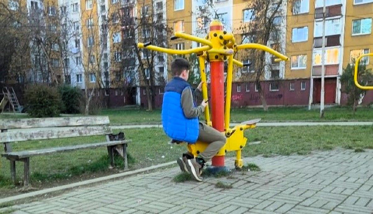 Після петиції в Ужгороді за 1,5 млн грн відремонтують шість дитячих майданчиків