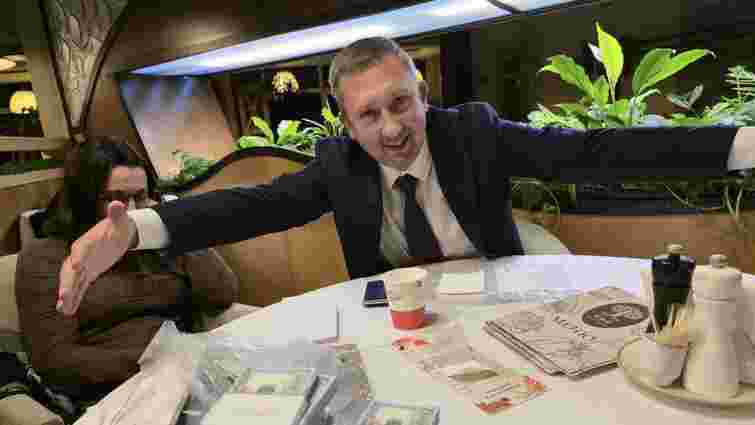 У Києві на хабарі затримали керівника забороненої партії «Гарант» Валерія Токаря