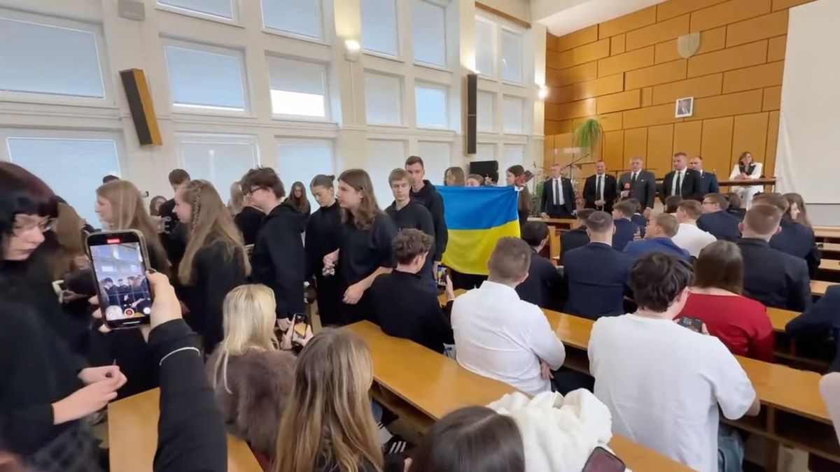 Фіцо порадив словацьким школярам їхати на війну, бо вони підтримують Україну