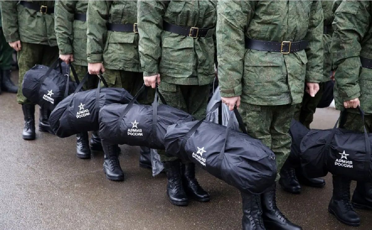 Окупанти мобілізували жителів Луганщини, які проходили строкову службу в армії Росії