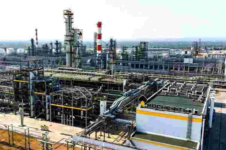 Сили оборони уразили НПЗ в Самарській області РФ та склад дронів на окупованій Донеччині 