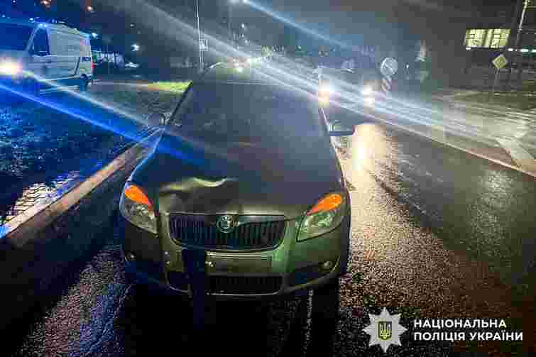 На пішохідному переході у Рівному легковик на смерть збив пенсіонерку 