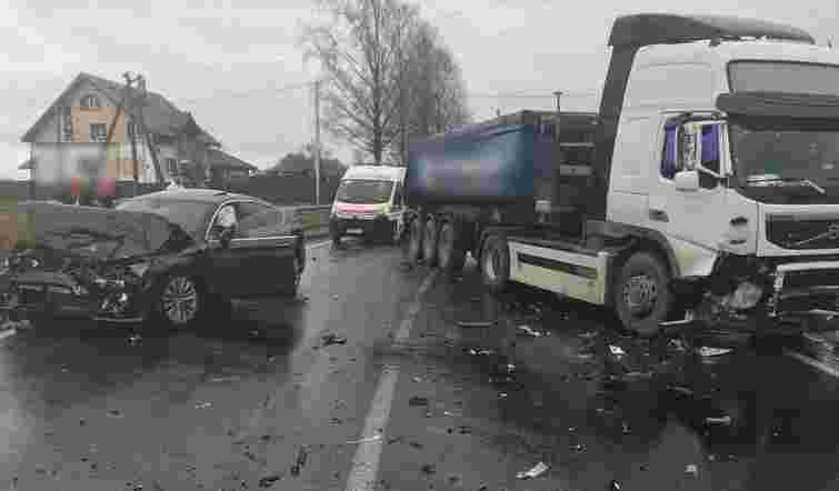 Лобова ДТП у гірському селі на Львівщині перекрила рух трасою Київ-Чоп 