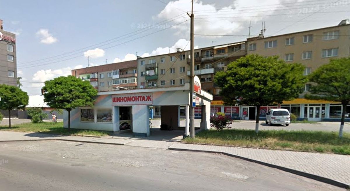 Суд повернув громаді Ужгорода привласнену колишнім депутатом автобусну зупинку