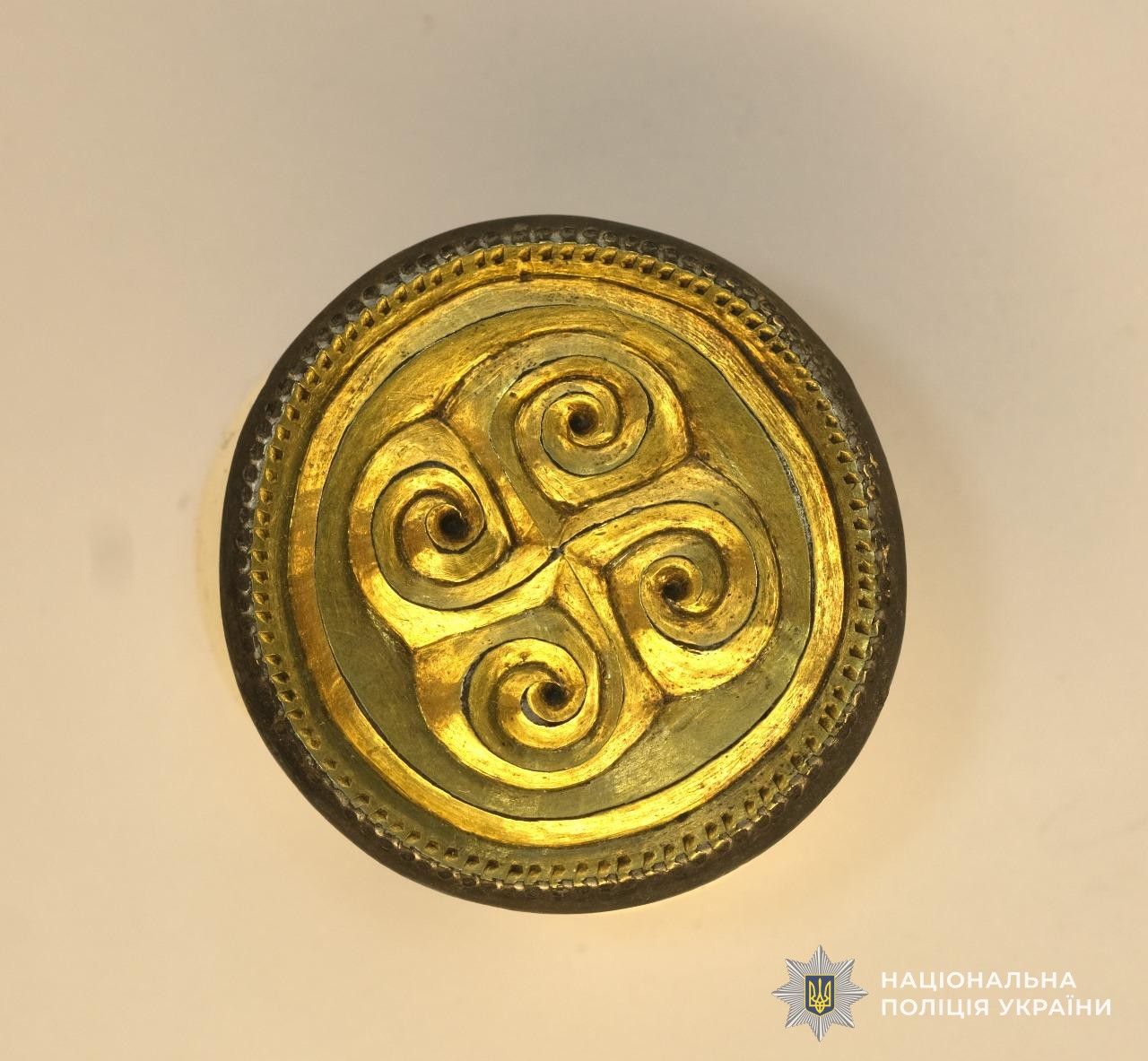 Експертиза підтвердила цінність знайденої прикраси