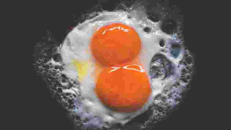 Така ідеальна яєчня у вас ще не виходила: варто тільки додати трохи води