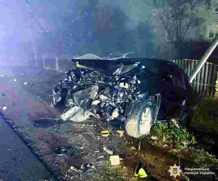 На Прикарпатті у лобовій аварії з Lexus загинув водій Nissan