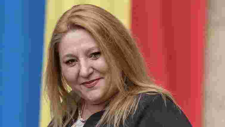 Румунська проросійська депутатка Діана Шошоаке запустила феєрверки біля посольства України